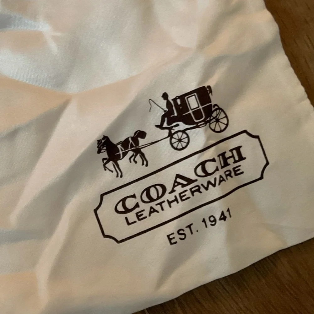 Cream Coach brand dust bag with drawstring closure - Picture 2 of 3